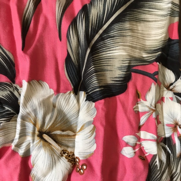 Adorable floral Capris - Picture 3 of 4